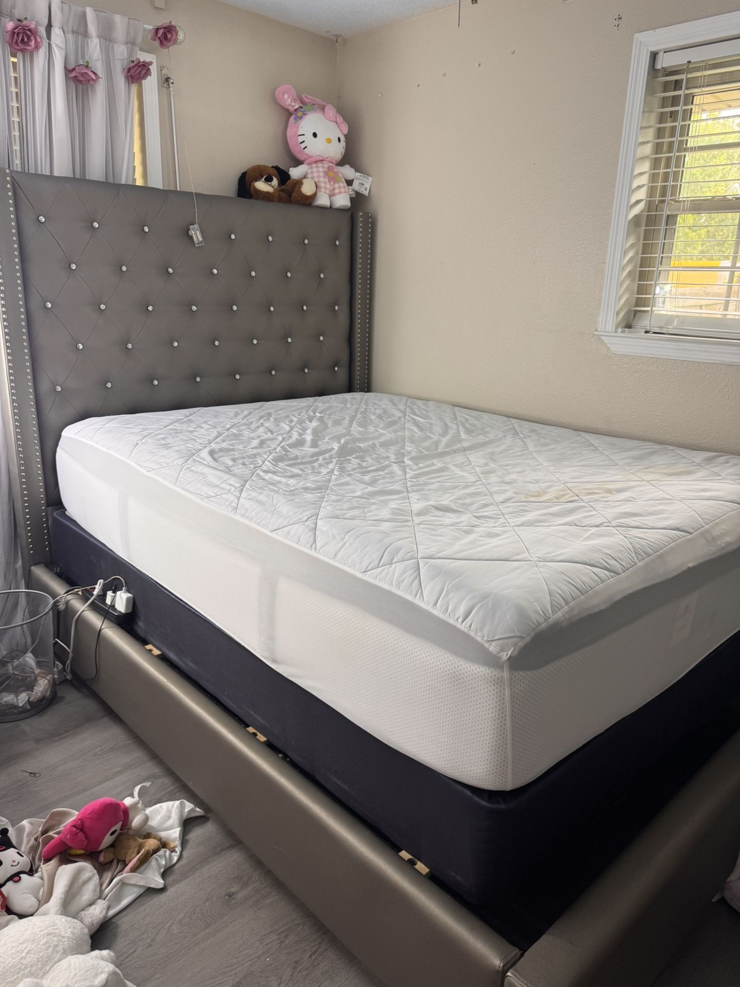 Queen Bedroom Set