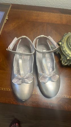 Dress shoes