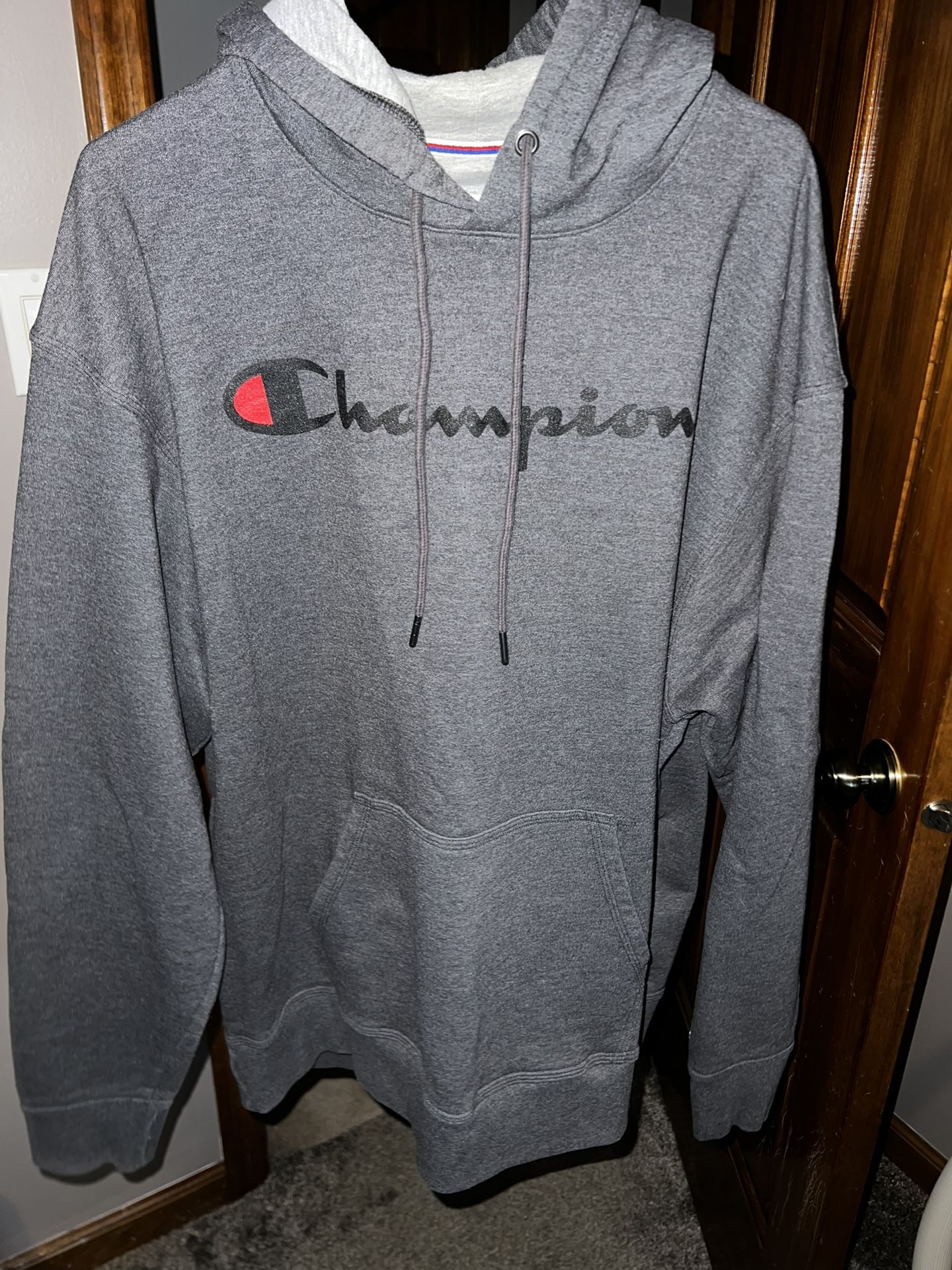 Men’s Size XL Champion Sweatshirt