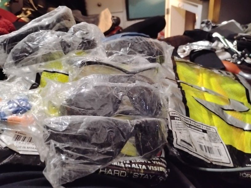 Safety Vests Size L 2 Pair 7 Pairs Of Safety Glasses 🕶️ Preditor Supported Nitrile 
