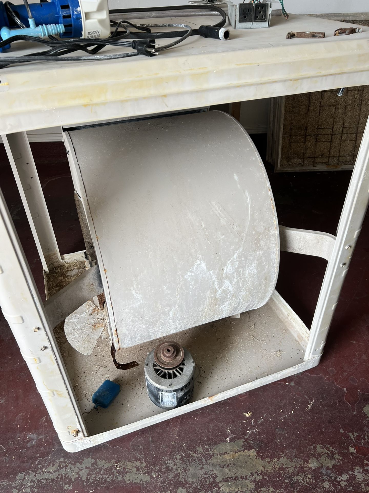 Used Swamp Cooler In Great Condition (all Parts Included) for Sale in