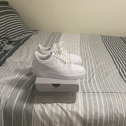 Nike Air Force 1s Size 8 (us)
