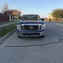 2017 Nissan Titan