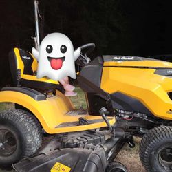 CUB CADET Riding Lawn Mower XT1 LT50
XT ENDURO SERIES
2025 