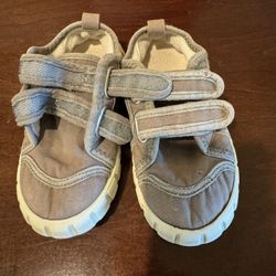 Boys shoes