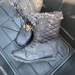 snow boots size 10 women's