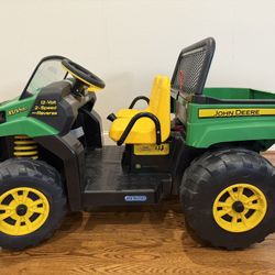 LIKE NEW Peg Perego 12V John Deere Gator XUV Ride-On