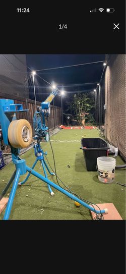 Hitting and fielding baseball instruction
