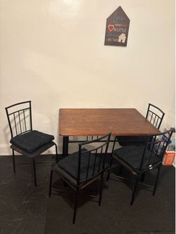 75$ 4chair diner set w/ table