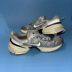 Nike Women’s Sneakers Size 9.5 US (EU 41) – Pre-Owned