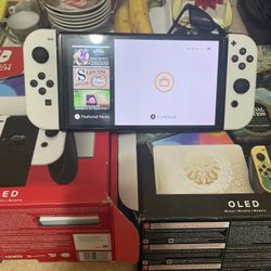 Nintendo Switch Oled With 12 Games 
