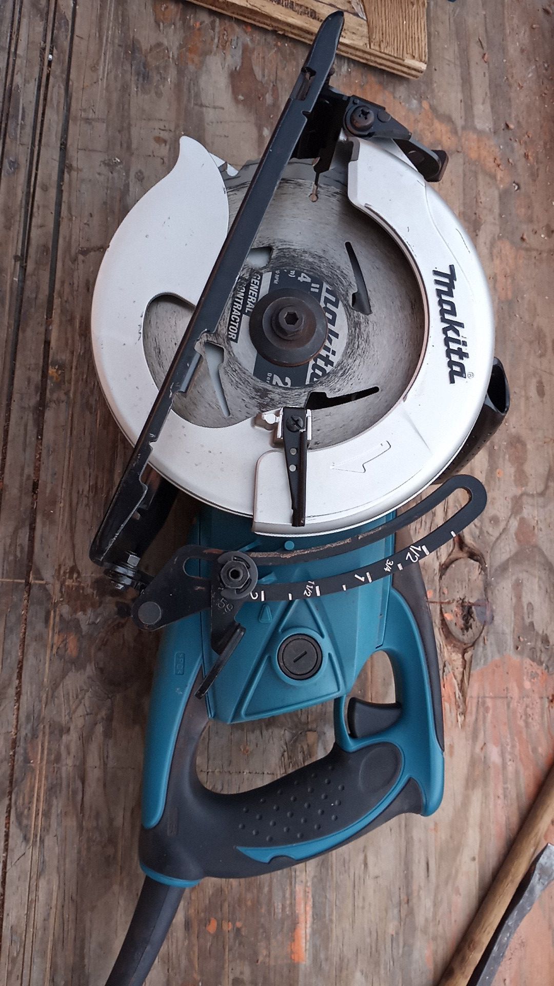 Makita worm drive
