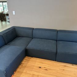 FREE MODULAR SOFA