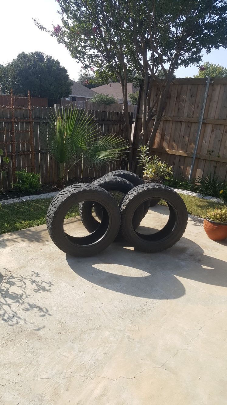 33x12,50 R20
