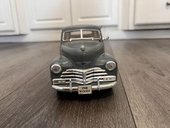 Diecast 1/18 Scale Maisto Special Edition 1948 Chevrolet Fleetmaster Woody