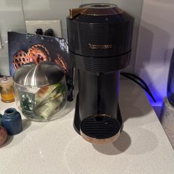  Nespresso Vertuo Next Coffee & Espresso Machine – Chrome Accents (Excellent Condition!) 