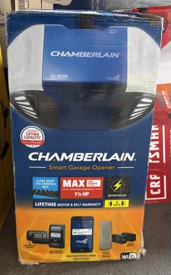 Chamberlain 1 1/4 HP Smart Belt Drive Garage Door Opener with Battery Back Up