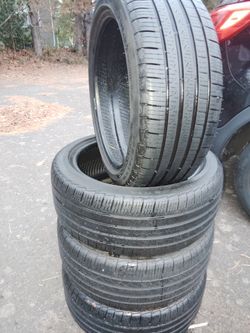 Pirelli Set Of 4 Tires 195/45/R16