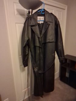 XL Black vintage faux leather trenchcoat