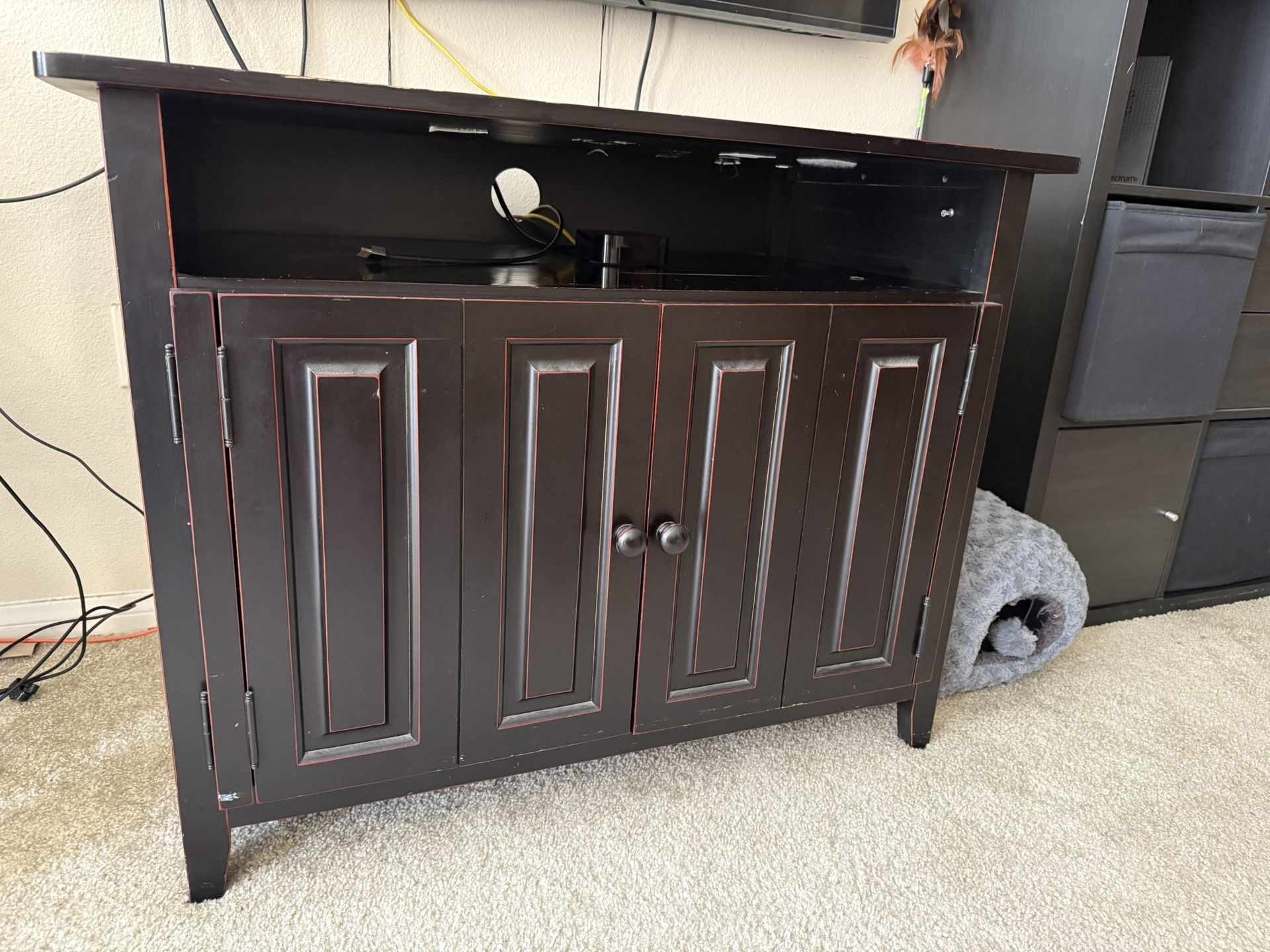 TV stand / entertainment console
