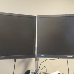 Dual Samsung Monitors w/swing arm