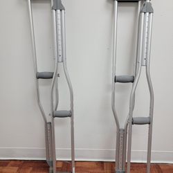 crutches/muletas