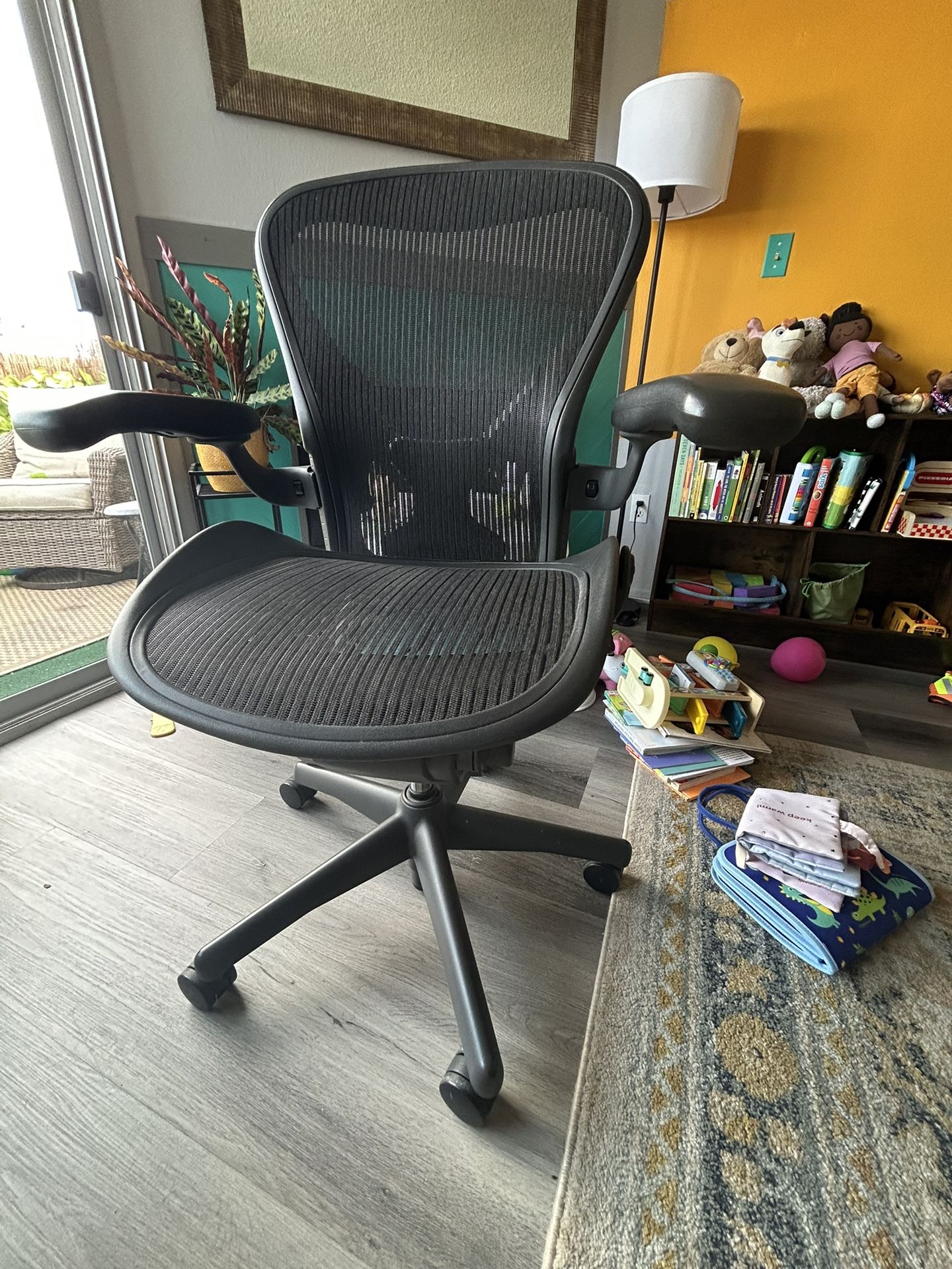 Herman Miller Aeron Chair β Size B (Graphite)