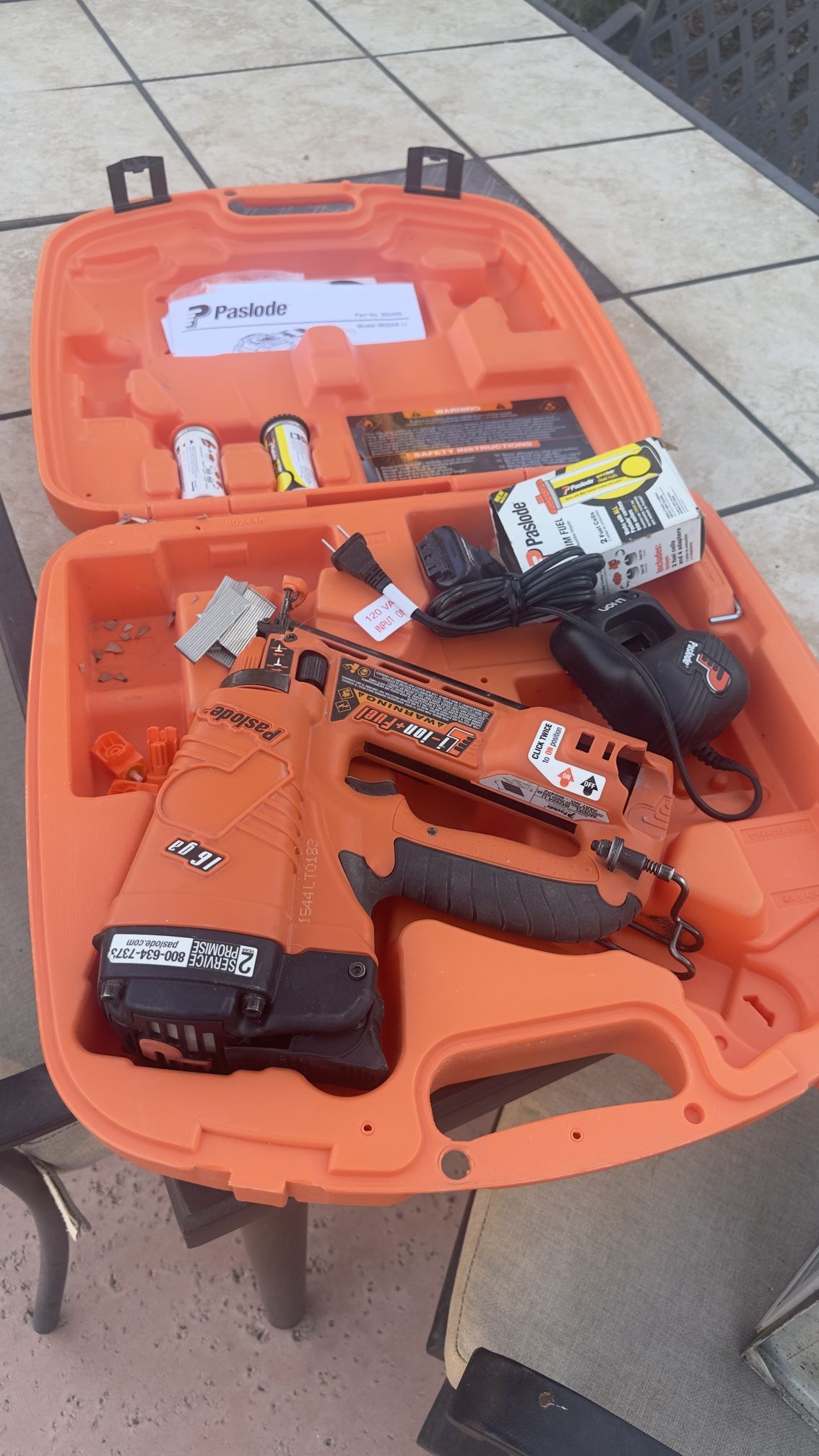 GARAGE SALE CLEAN OUT - SUNDAY 