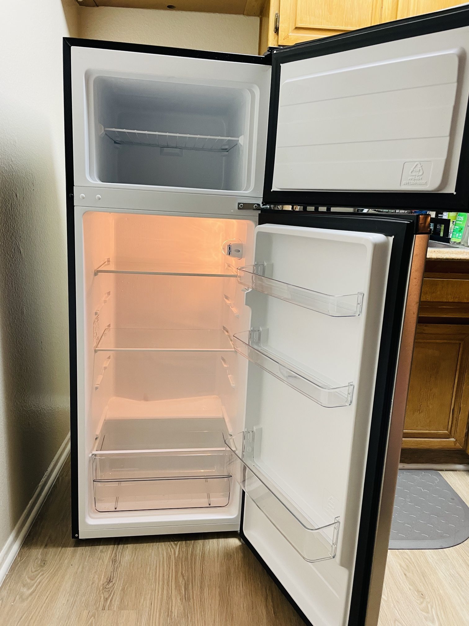 Vissani 7.1 cu. ft. Top Freezer Refrigerator Stainless Steel Look