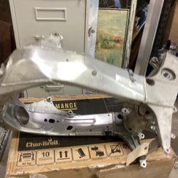 SUZUKI MOTORCYCLE MOTOR FRAME Aluminum Engine Bracket 2001 Ninja Crotch Rocket No Title Clean Vent Cheap