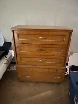 Dresser