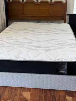USED QUEEN SIZE MATTRESS ONLY