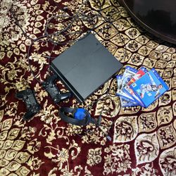 PS4 Used In Great Condition 2 Controllers 1 Charger 