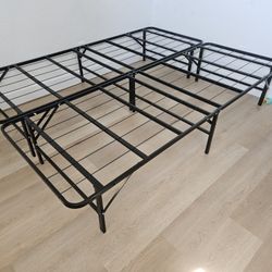 Brand New Black Metal King Or CA Kjng Platform