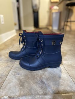 Hilfiger Navy Blue Rain Boots, size-6M. Brand-Tommy Hilfiger