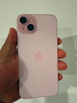iPhone 15 Plus pink