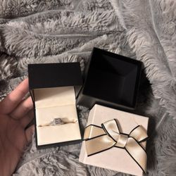 14K White Gold Engagement Ring Size 9