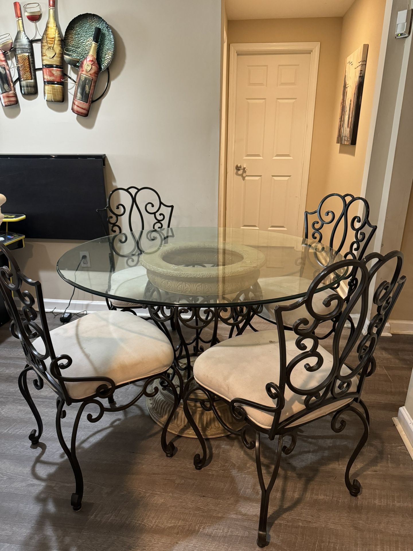 Bombay Dining Room Table Set