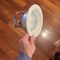 White Recessed Ceiling Cans W/bulbs