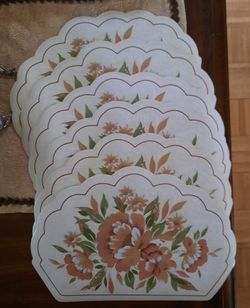 80's Cottagecore Floral Vinyl Scalloped Placemats, Set of 6 - Vintage TC