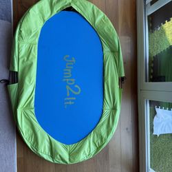 Jump-2-It Trampoline