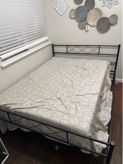 Queen, bedframe