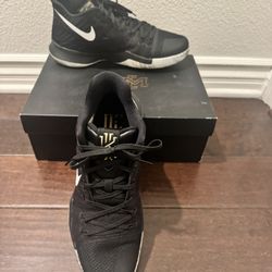 Kyrie 3 BHM Sneakers