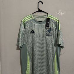 Mexico 2024 Away Jersey (small)