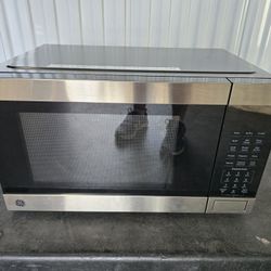 GE Microwave Oven And Air Fryer