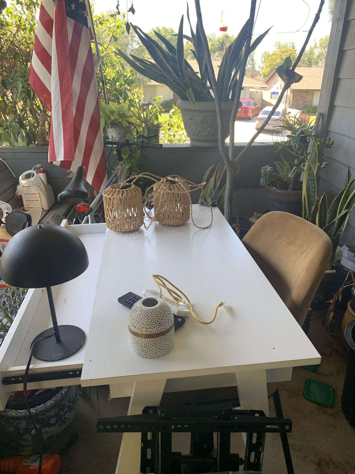 White Desk And Chair Lamps Too “Very Chic”