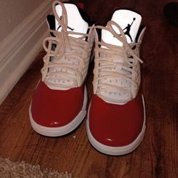 Jordan Maxin200 Size 8