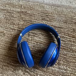 Apple Beats Studio bluetooth wireless headphone headset