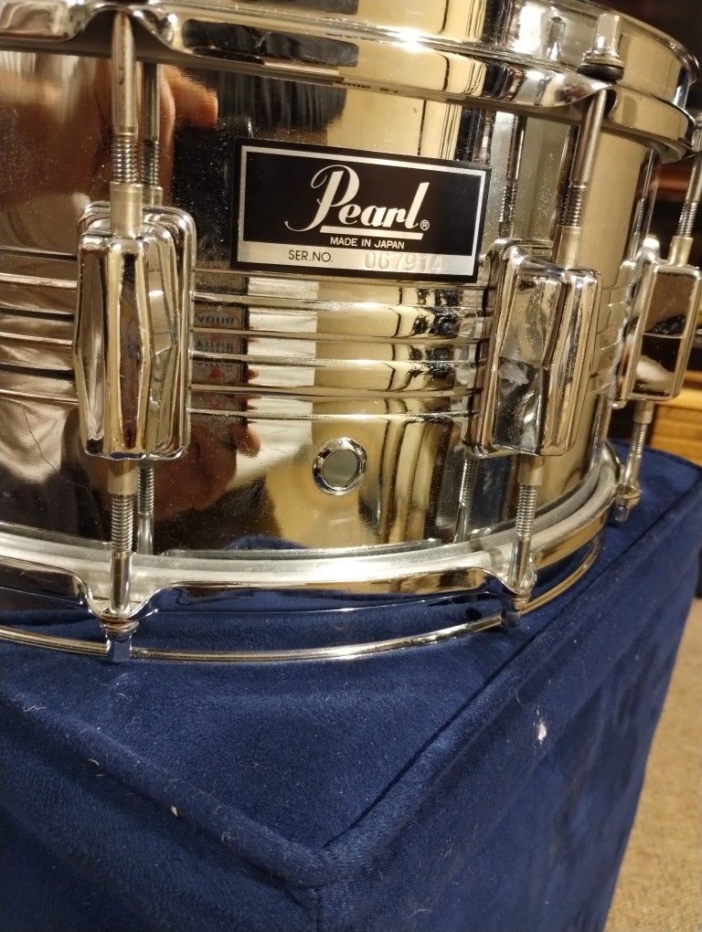 Pearl Deep Snare Drum