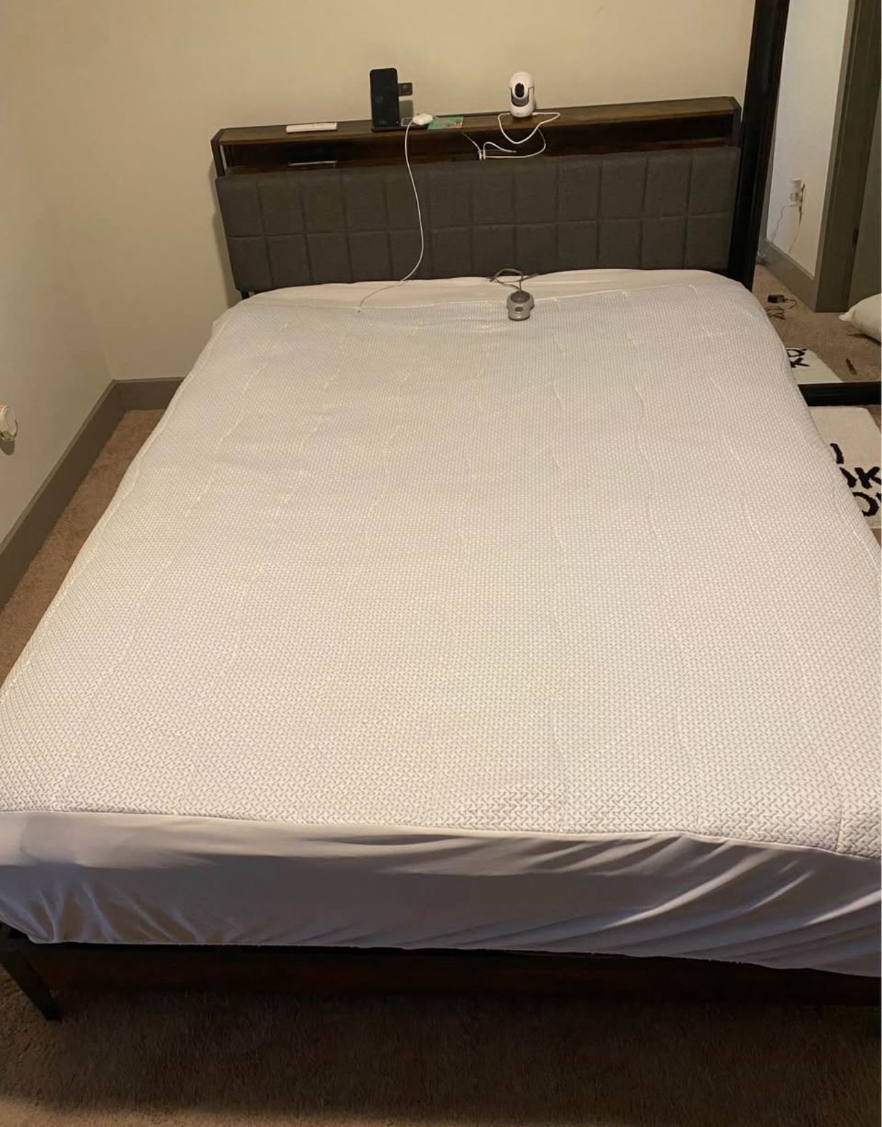 Like NEW Queen Mattress, Mattress Cover, & Bed.